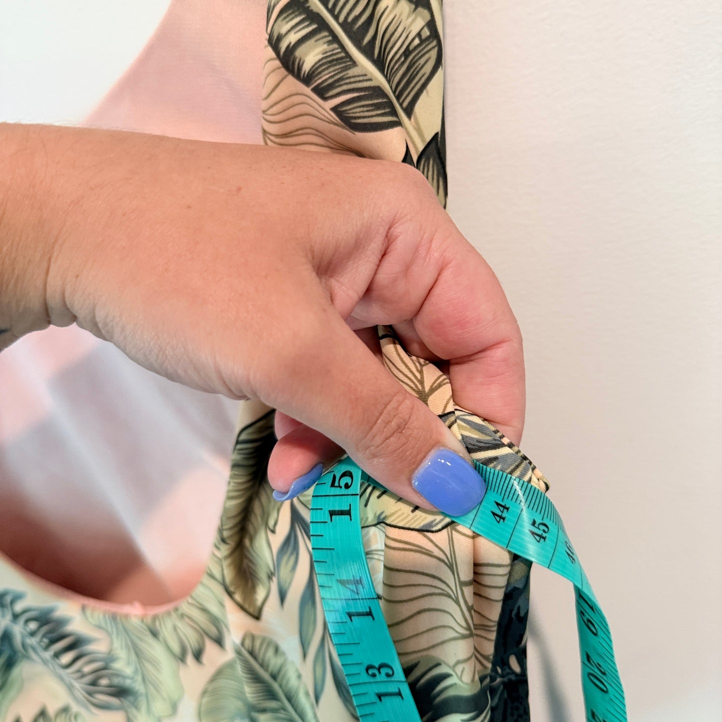 Brand Unknown Size U/Arm to U/Arm 45cm One-Piece Swimsuit