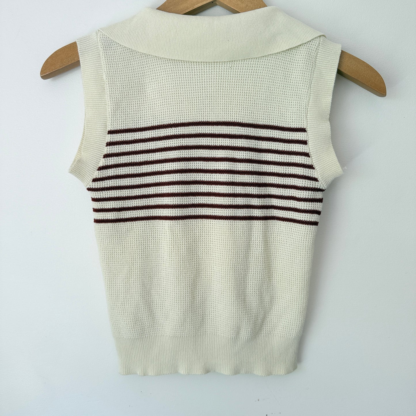 Brand Unknown Size U/Arm 35cm White Knitted Vest