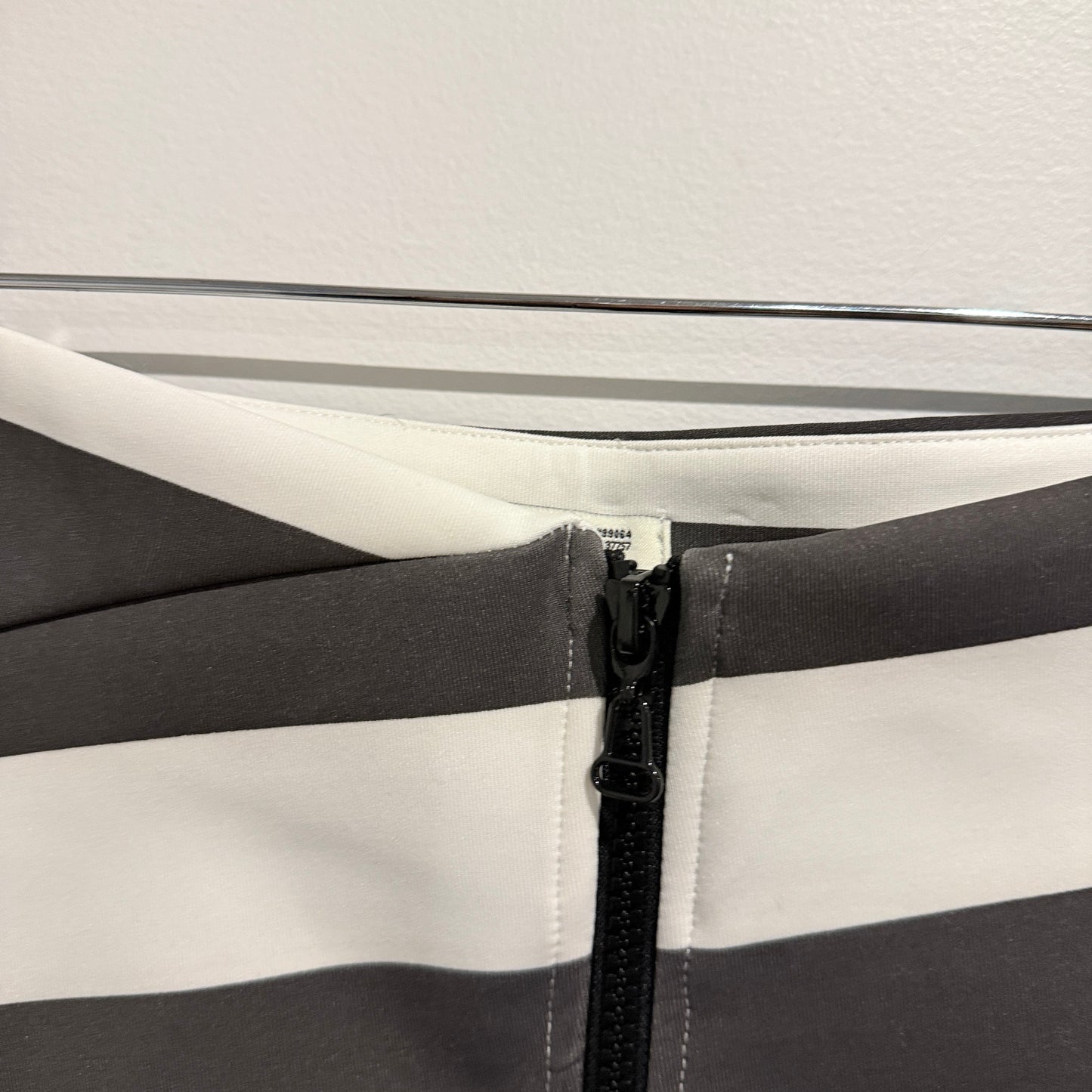 RVCA Size 28 Black & White Striped Mini Skirt