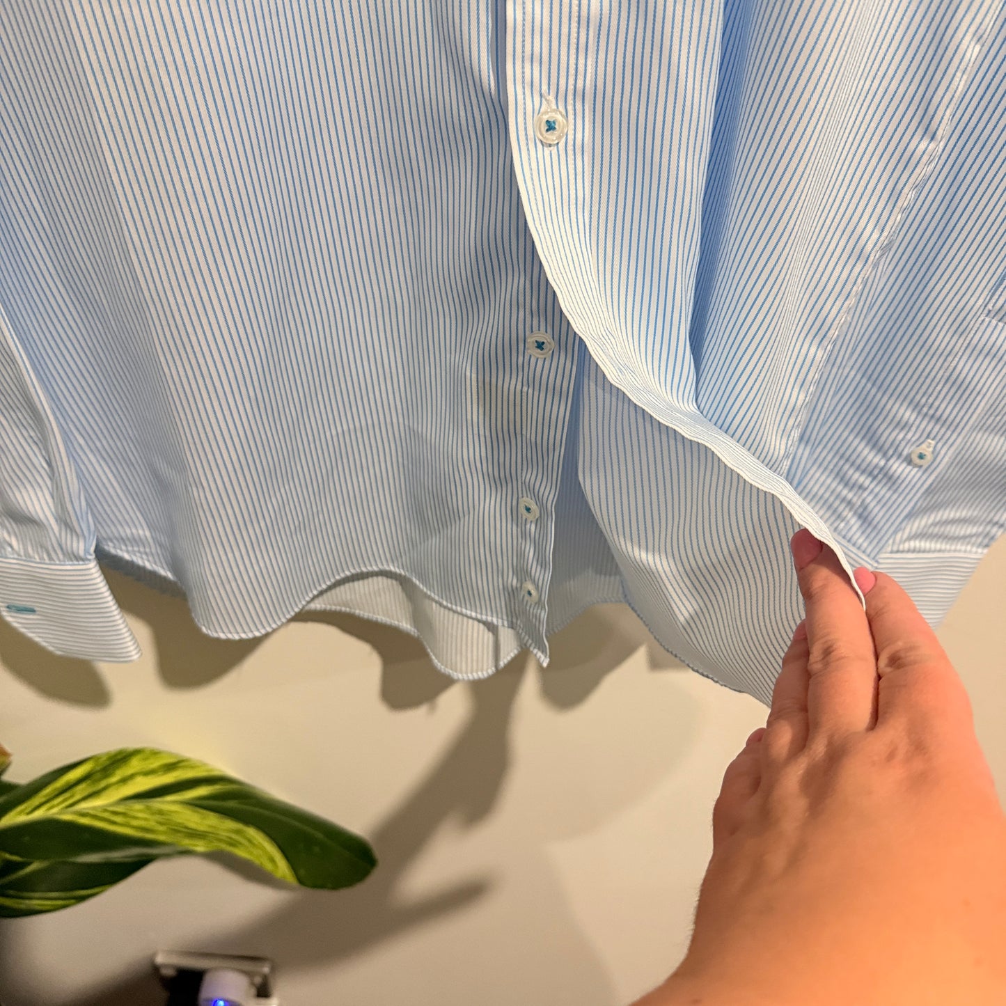 Geoffrey Beene Size 42 Light Blue & White Striped Long-Sleeve Shirt