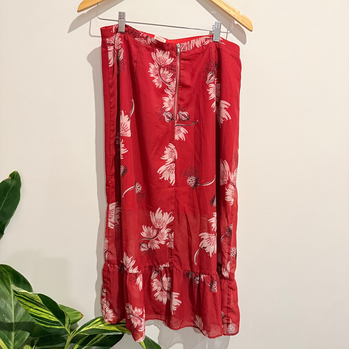 Showpo Size 16 Red Floral Print Midi Skirt