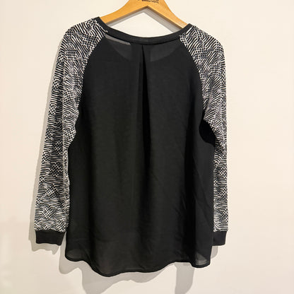 Decjuba Size S Patterned Long-Sleeve Top