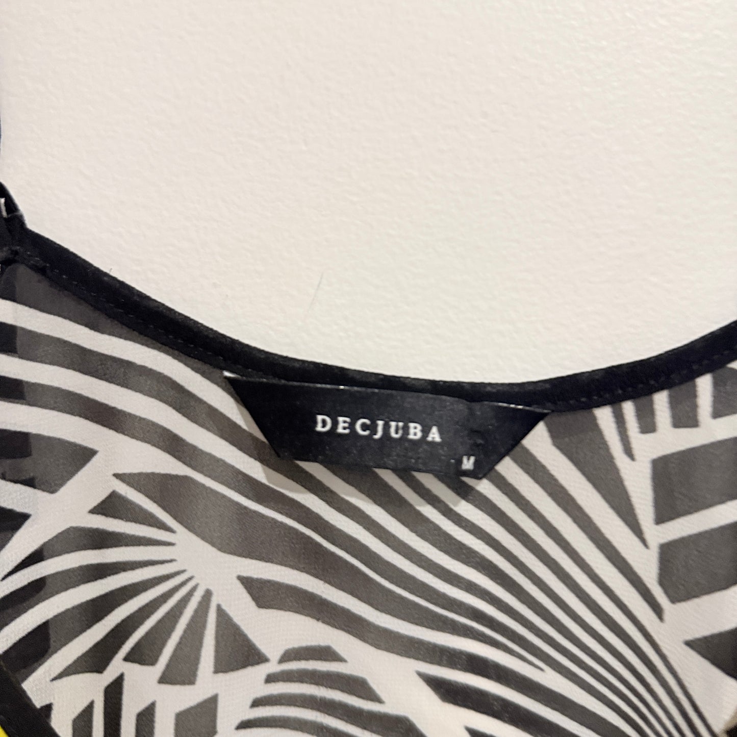 Decjuba Size M Striped Top