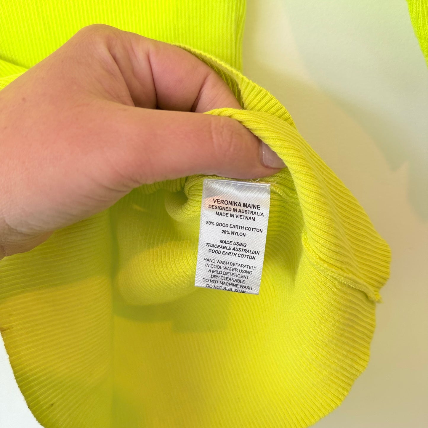 Veronika Maine Size S Ribbed Top