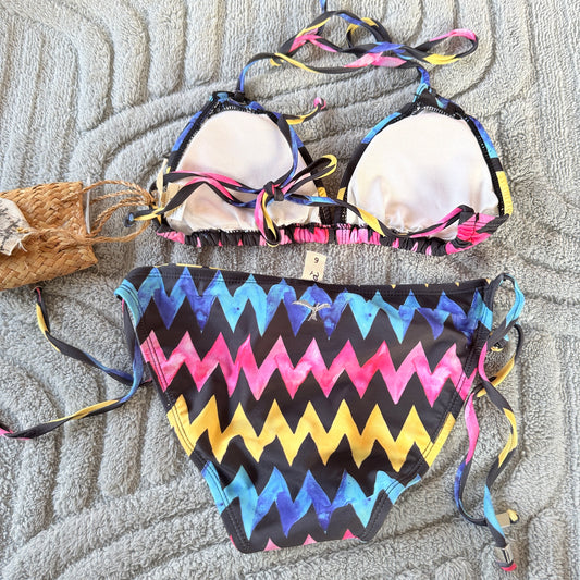 Kaikea Vibrant Chevron Print Bikini Set