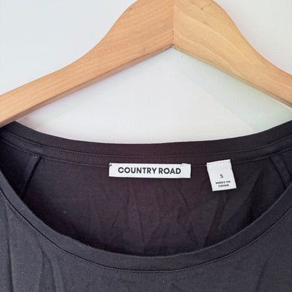 Country Road Size S Black T-Shirt with Pocket