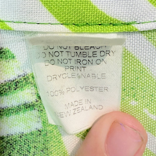 Brand Unknown NZ Made Size XL Cool Summer Aloha Shirt Monstera Green