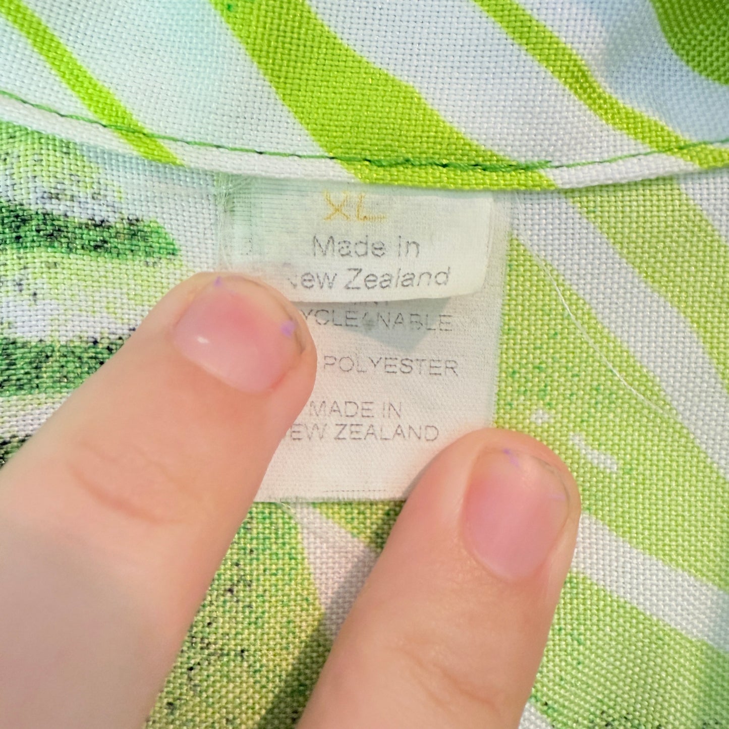 Brand Unknown NZ Made Size XL Cool Summer Aloha Shirt Monstera Green