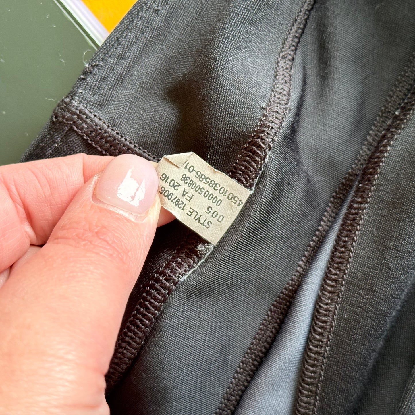 Under Armour Women’s Black & Gray Crop Leggings - 62cm Waist