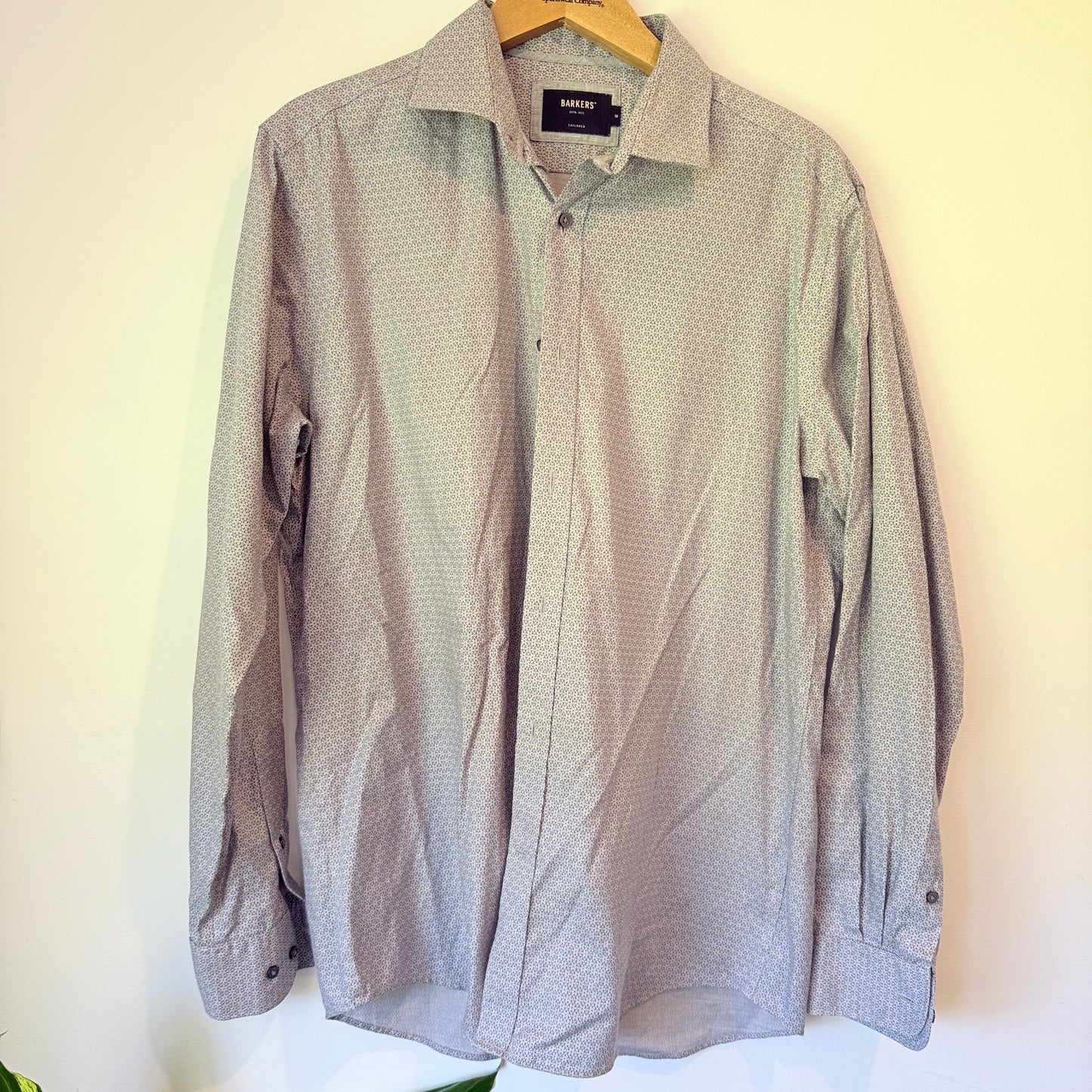 Barkers Size M Slim Fit Long-Sleeve Dress Shirt