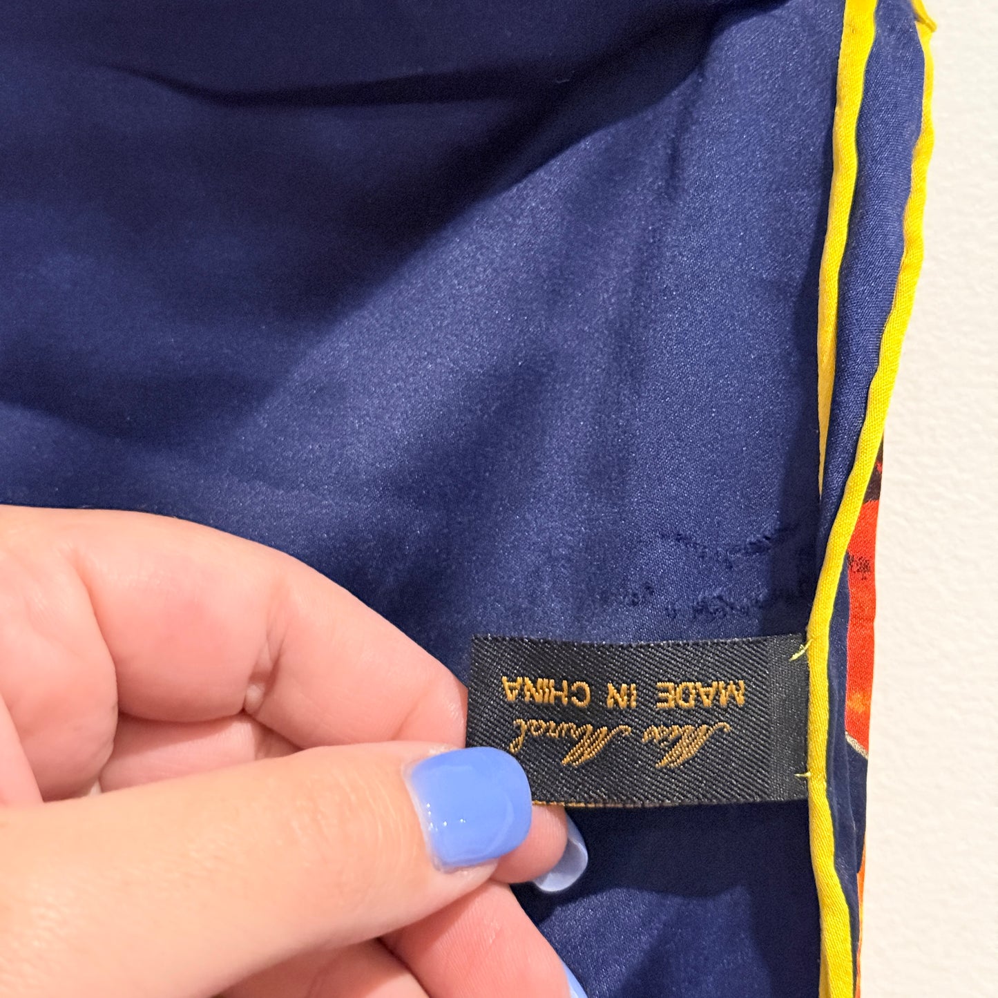 Miss Mural Size 90cm Floral-Themed Scarf or Shawl