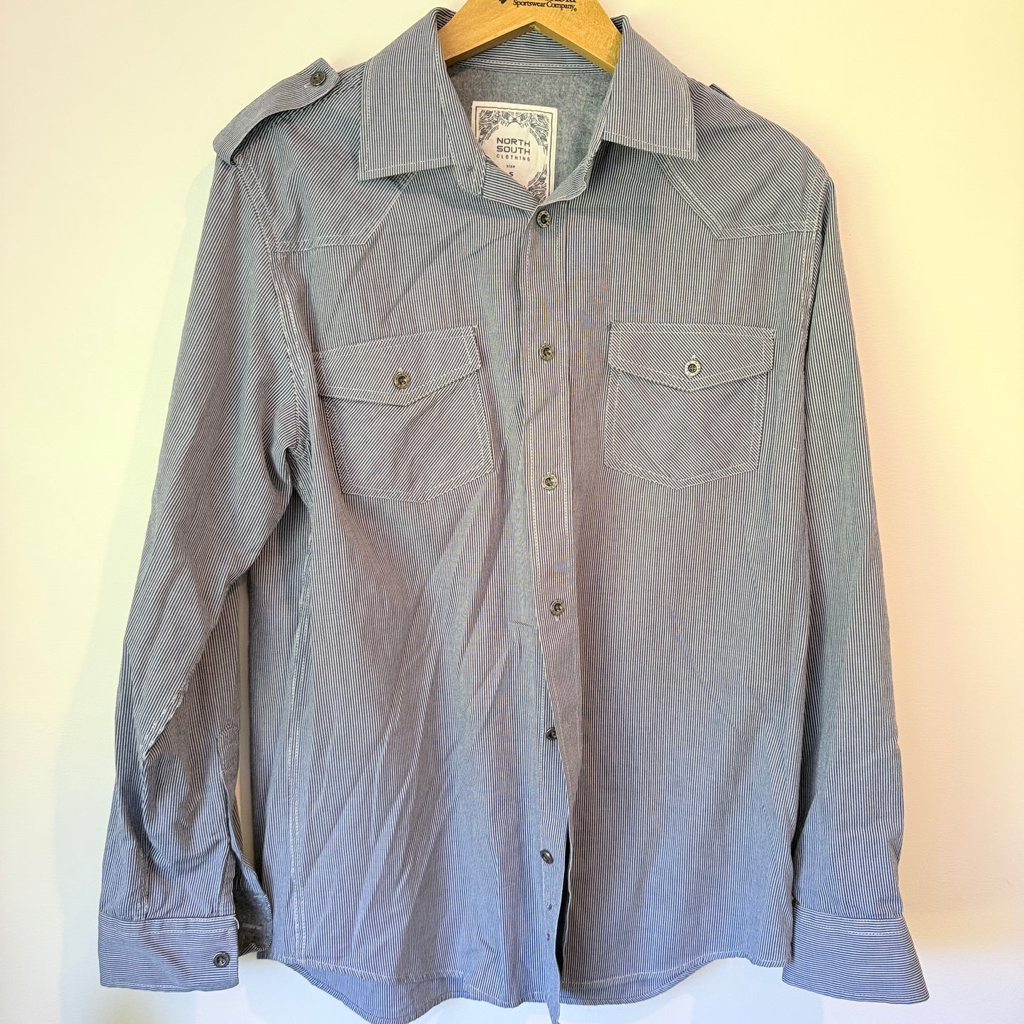 North South Clothing Size S Men’s Button-Down Shirt