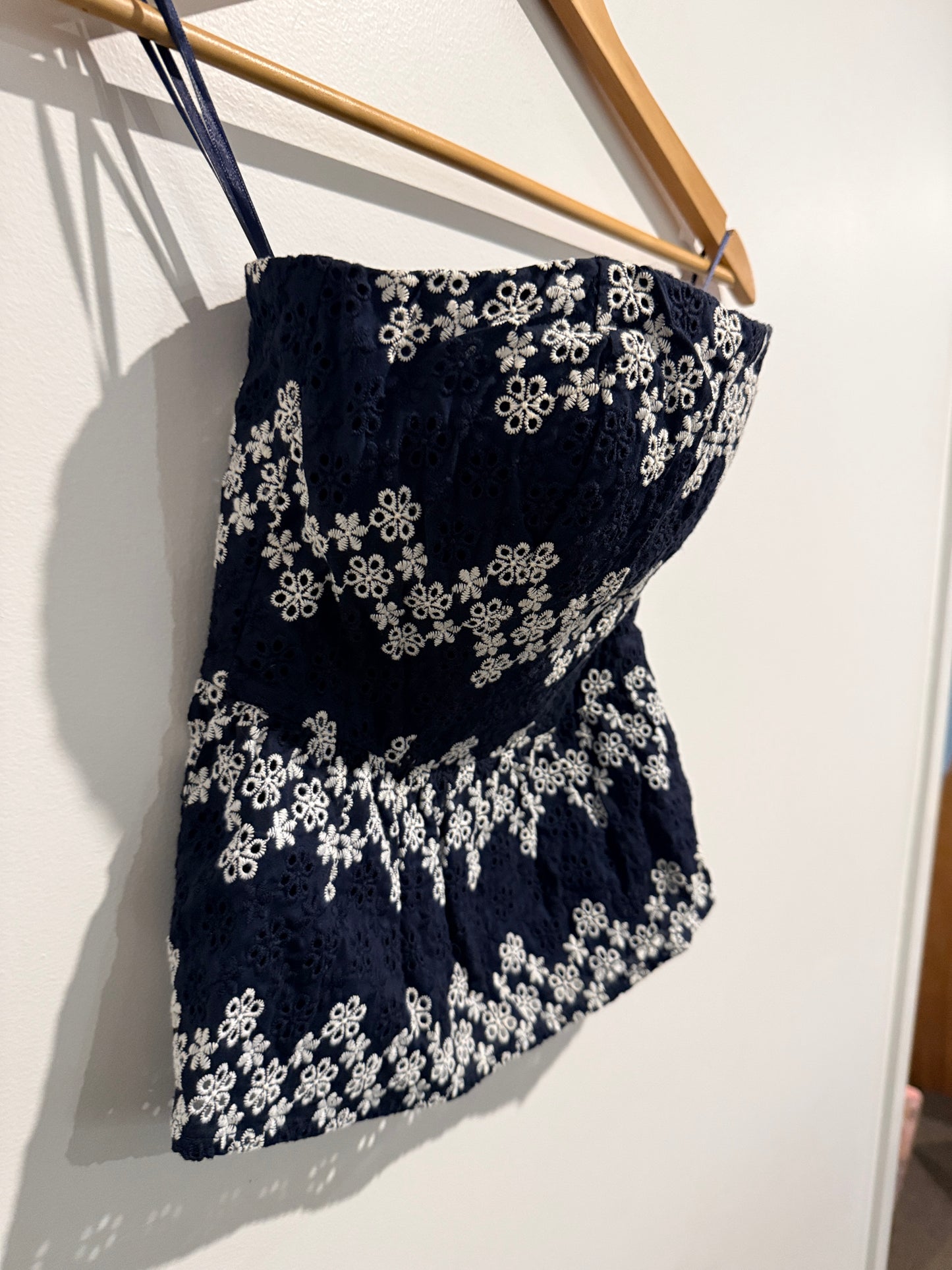 Forever New Size 4 Strapless Embroidered Cottob Top