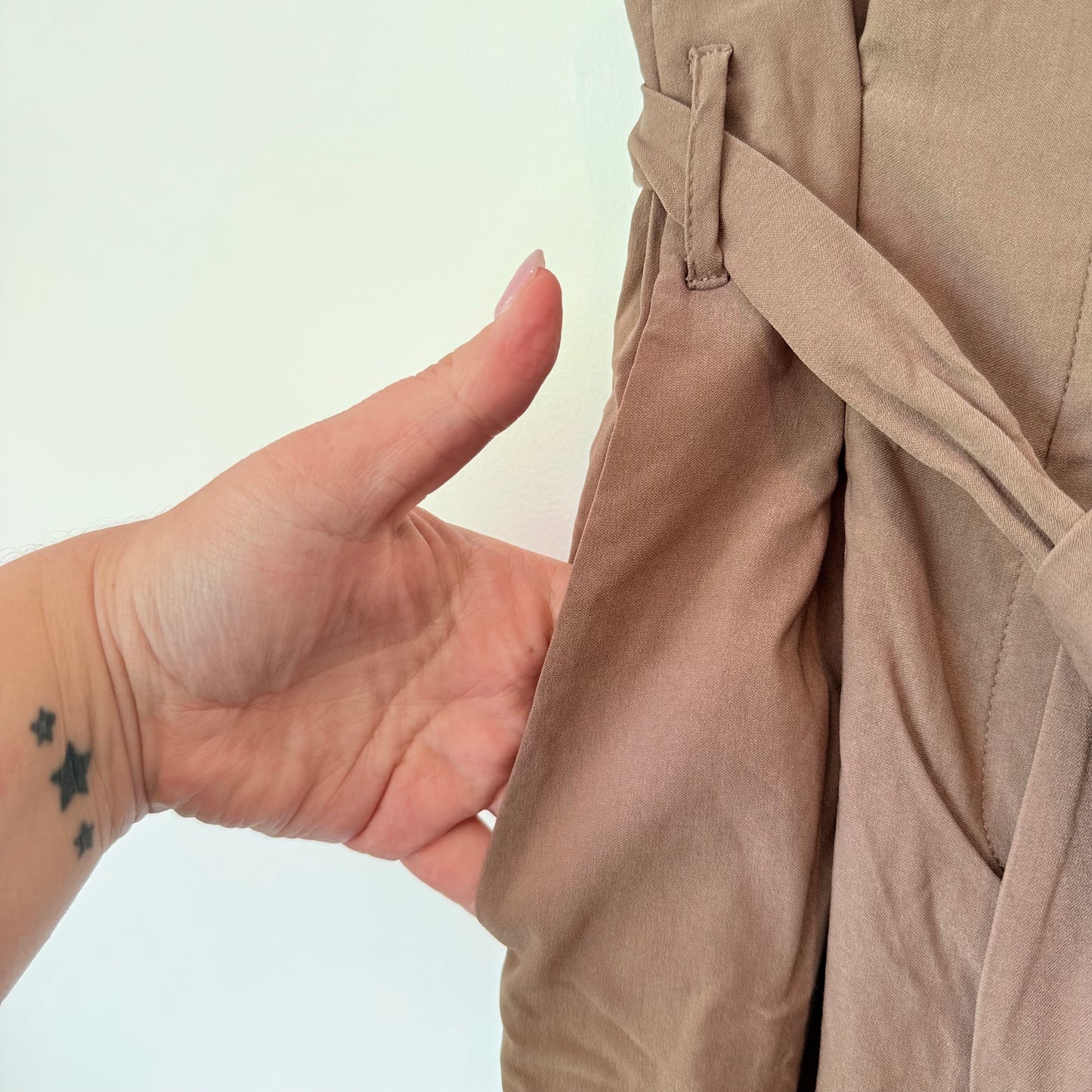 Love Tree Size M Rayon Beige Tie-Waist Pants