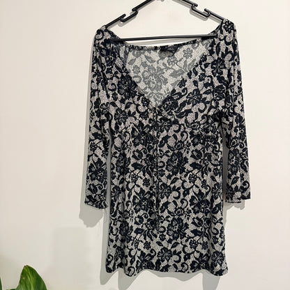 Expression Size 8 V-Neck Stretch Tunic