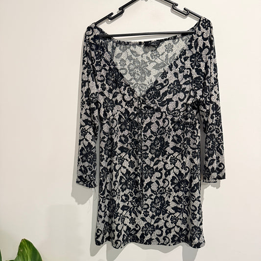 Expression Size 8 V-Neck Stretch Tunic