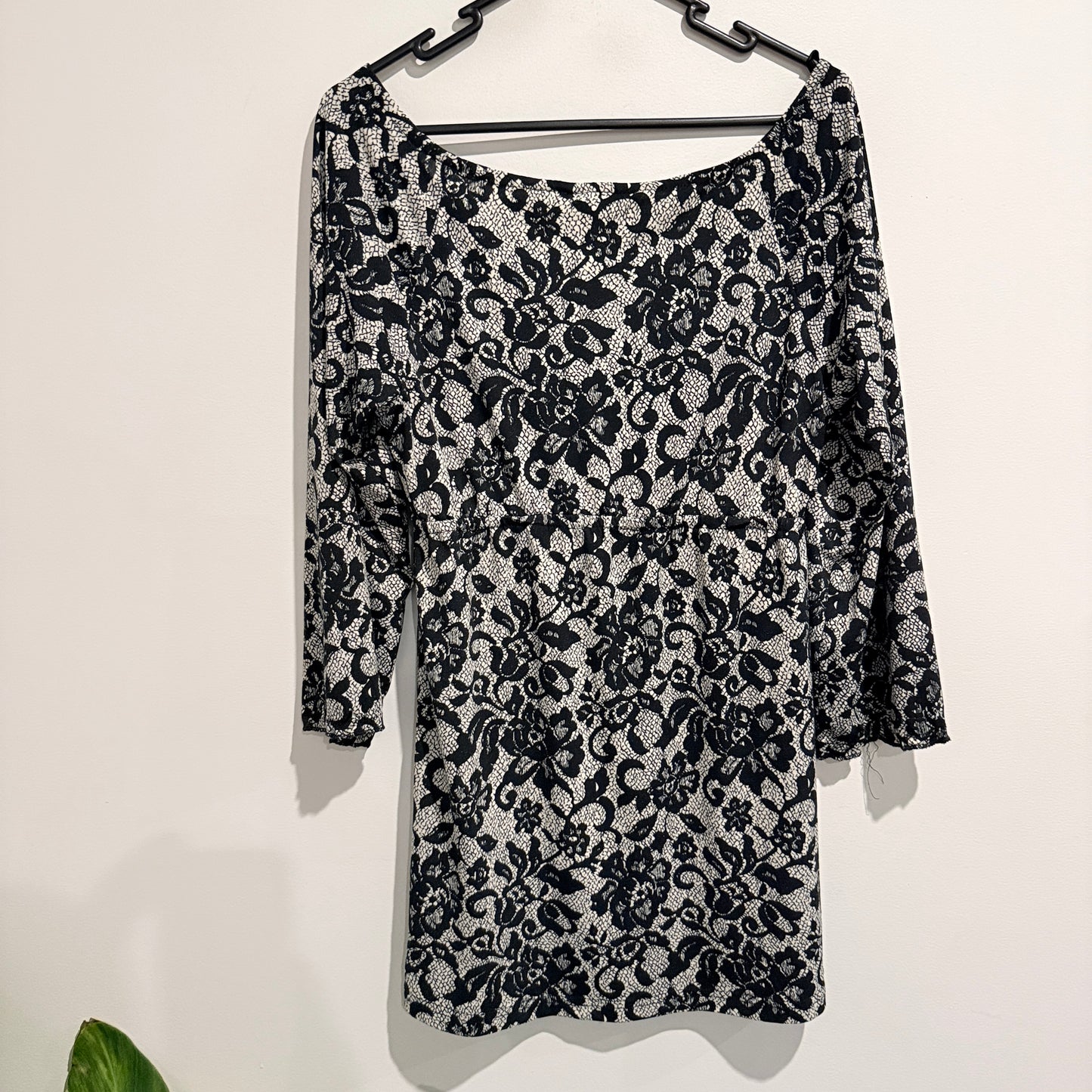Expression Size 8 V-Neck Stretch Tunic
