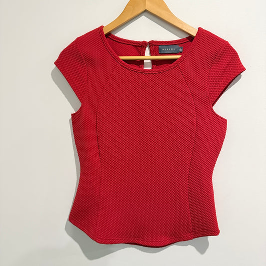 Mirrou Size S Contoured Sleeveless Top