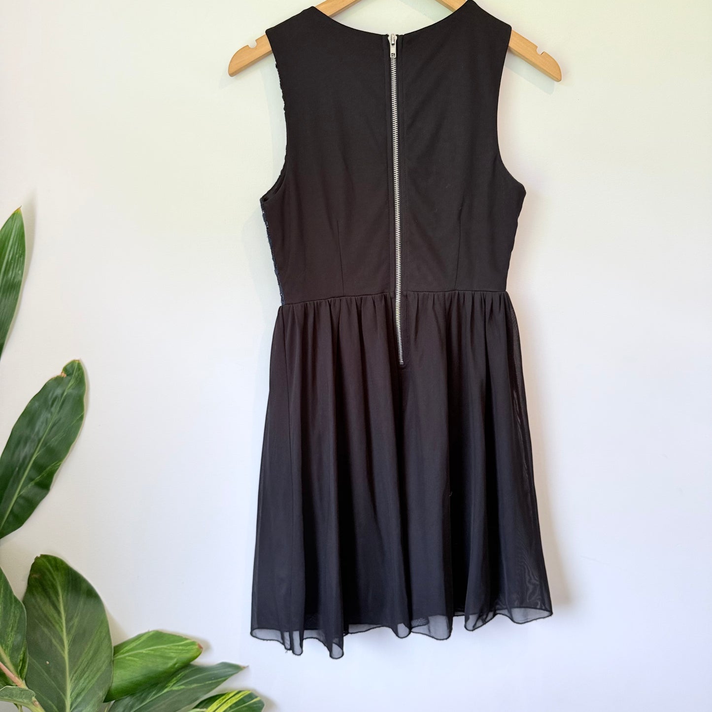 Pagani Size 8 Lace Dress