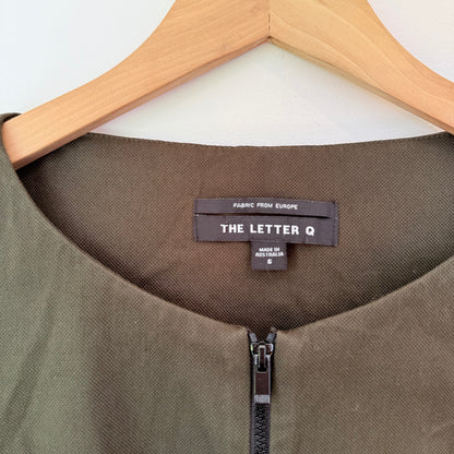 The Letter Q Size 6 Zip Front Cotton Dress