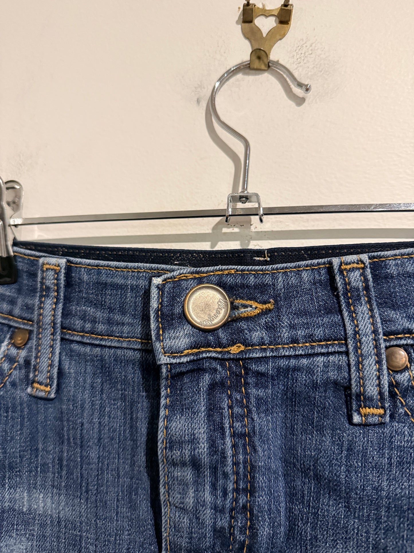 Q-Baby Waist 80cm Distressed Denim Shorts