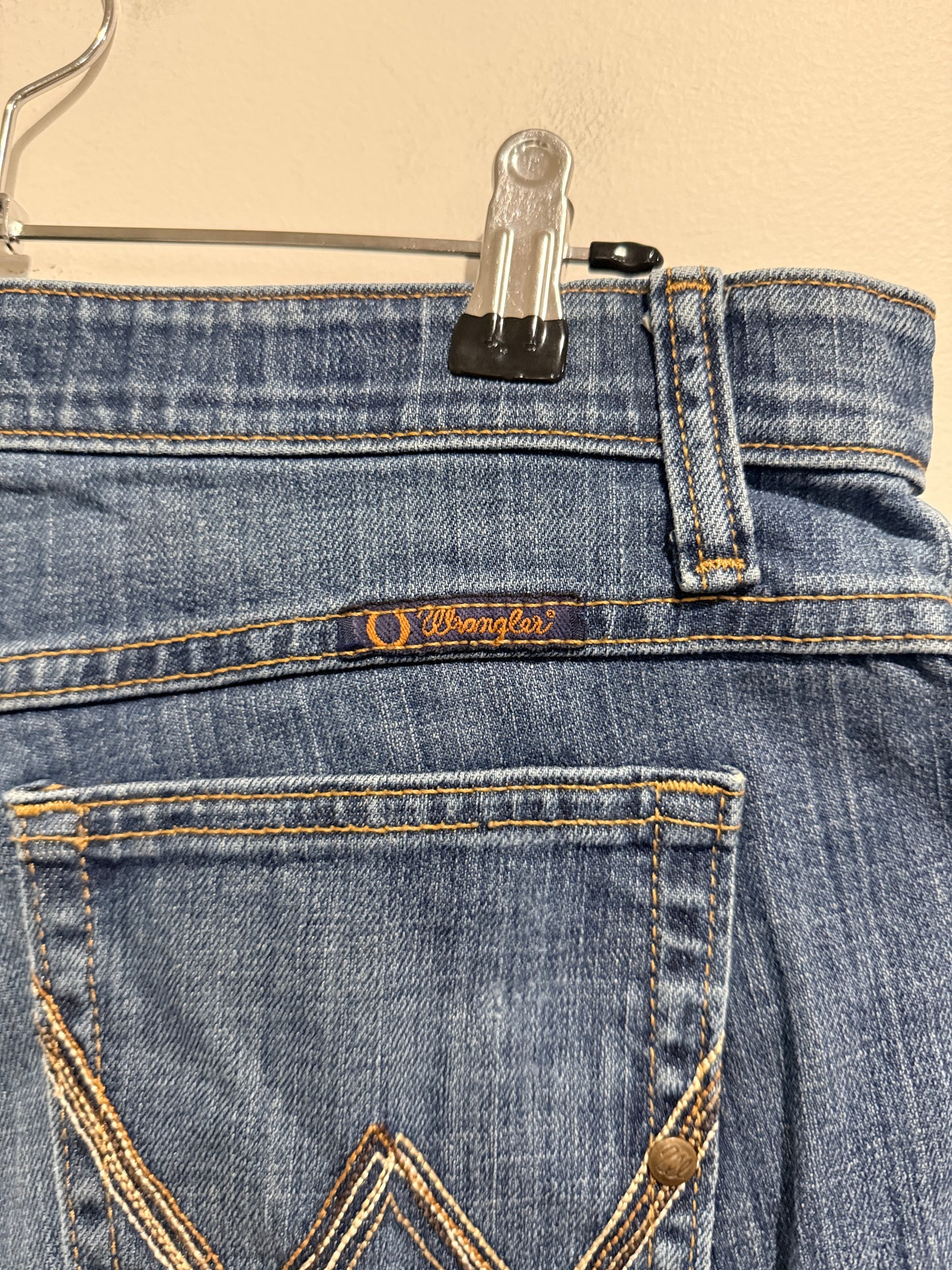 Q-Baby Waist 80cm Distressed Denim Shorts