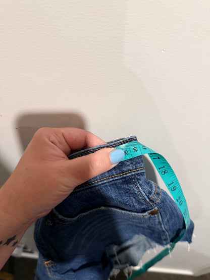 Q-Baby Waist 80cm Distressed Denim Shorts
