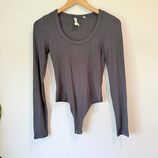 Glassons Size M Ribbed Bodysuit