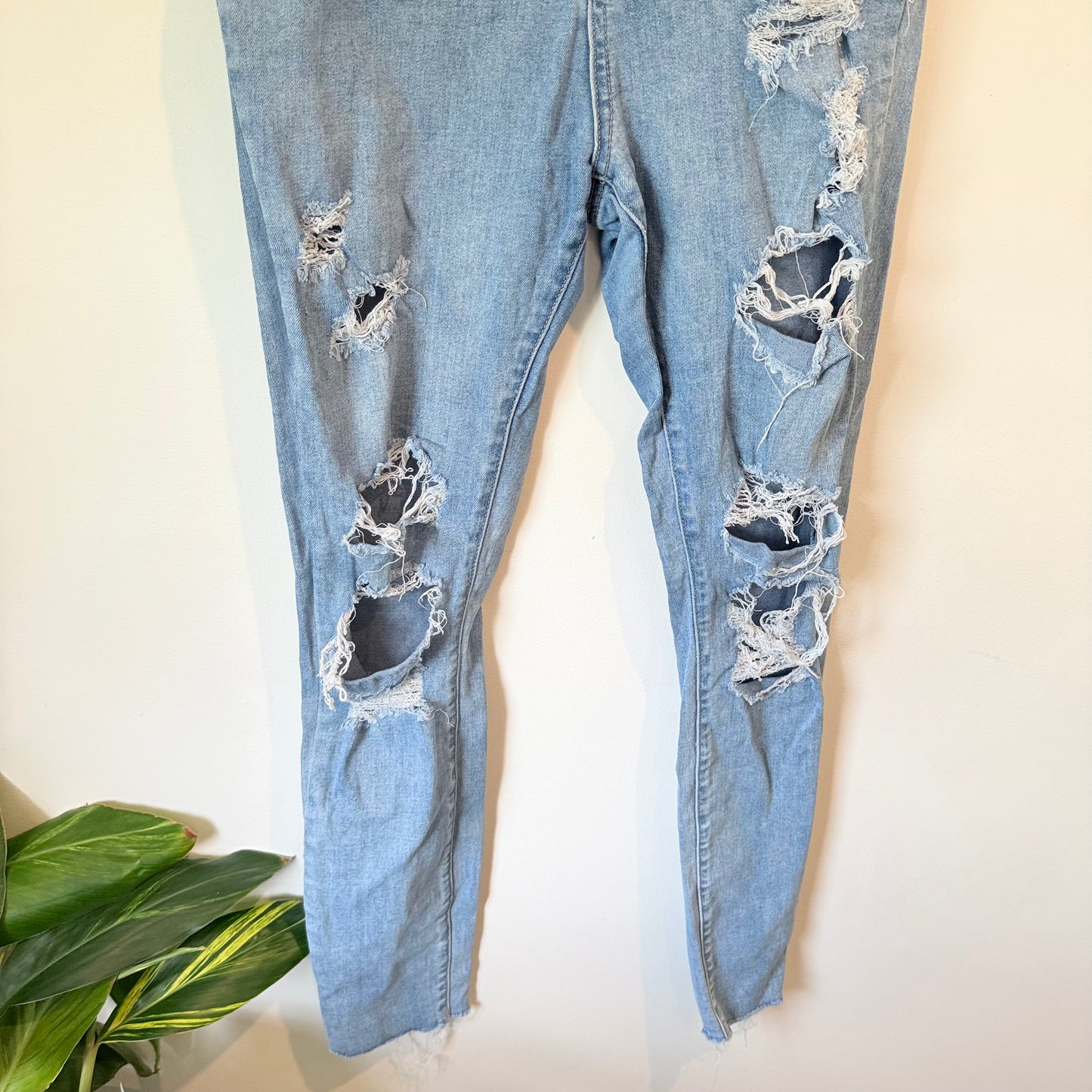 Glassons Size 10 Distressed Jeans