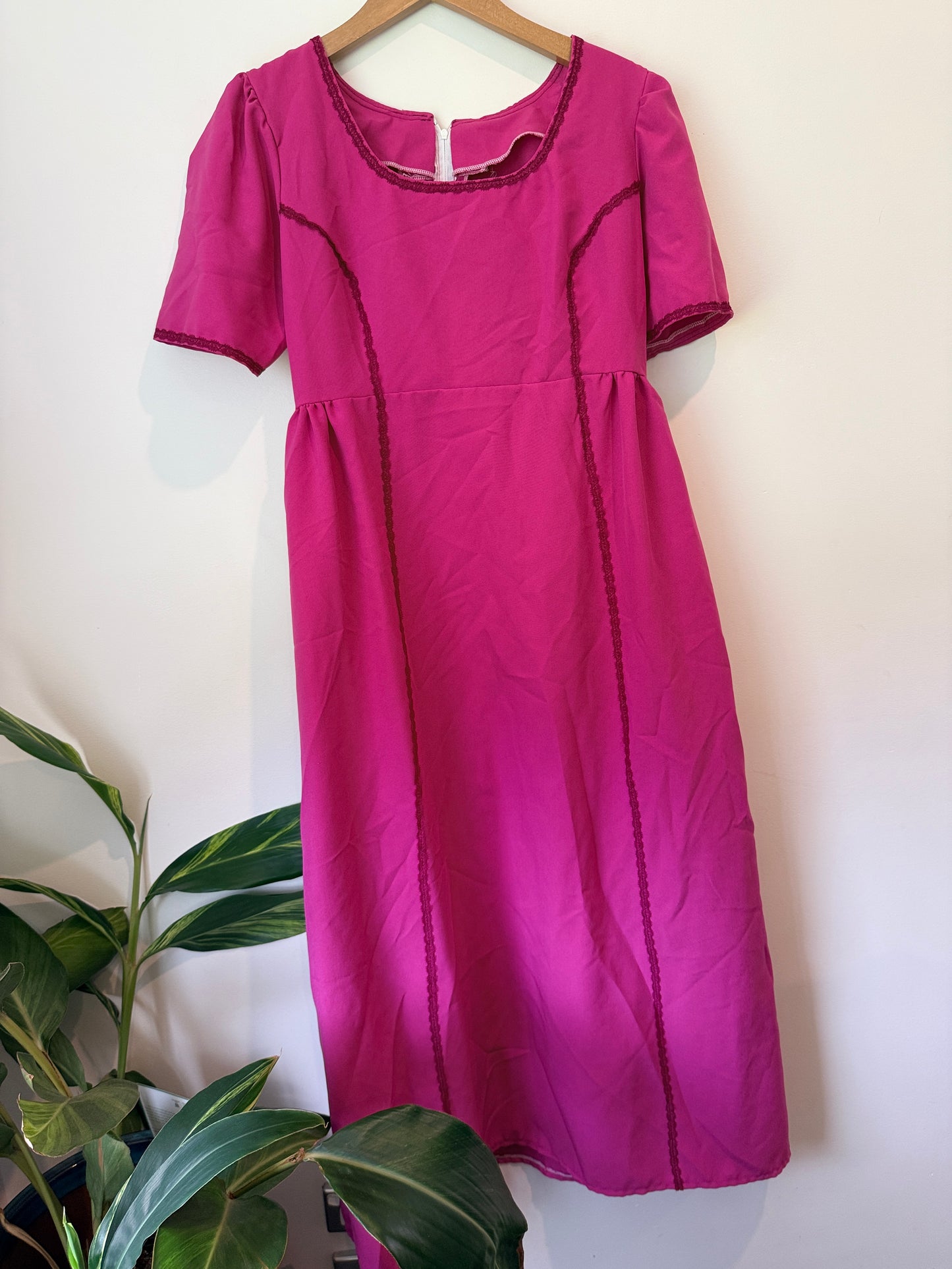Homemade U/Arm to U/Arm 41cm Waist 76cm Fuchsia Midi Dress