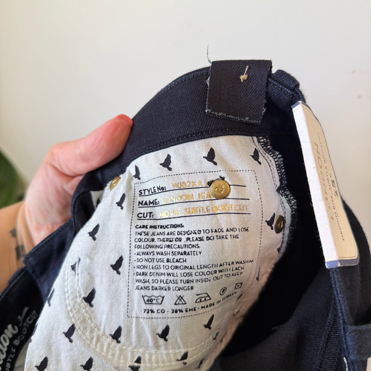 MiH London Mid-Rise Subtle Bootcut Jeans in Black - Size 25