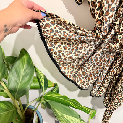 H & H Size S Leopard Print Short Robe