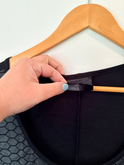 Brand Unknown Size L Scoop-Neck Top