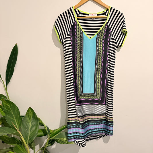 Charlo Size 6 Short-Sleeved V-Neck Shift Dress