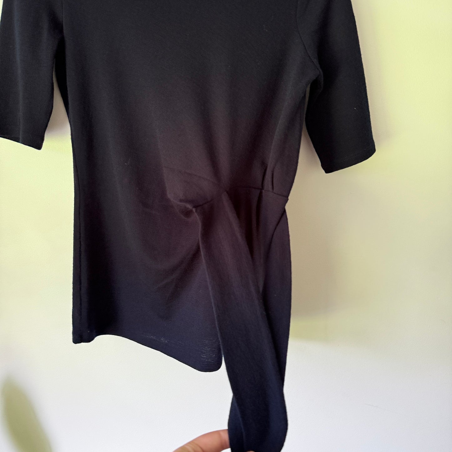 Sportscraft Size XXS Crew Neck Wool Top with Waist Tie