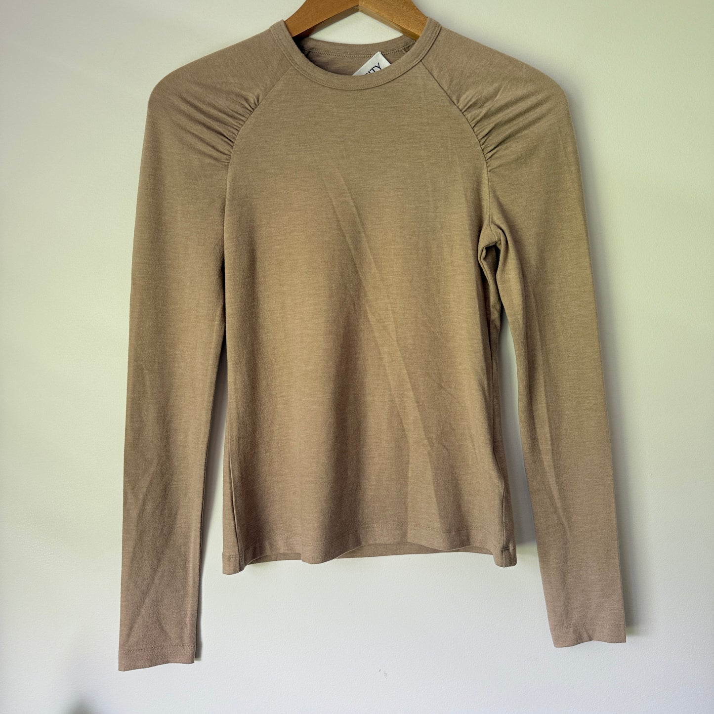 Mecity Size M Beige Long-Sleeved Top