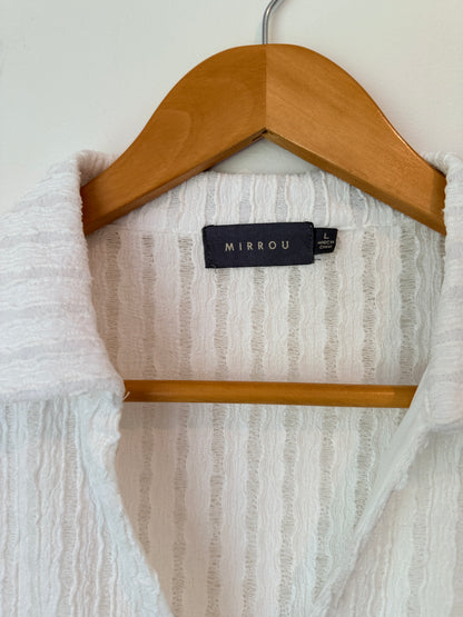 Mirrou Size L V-neck Sleeveless Blouse