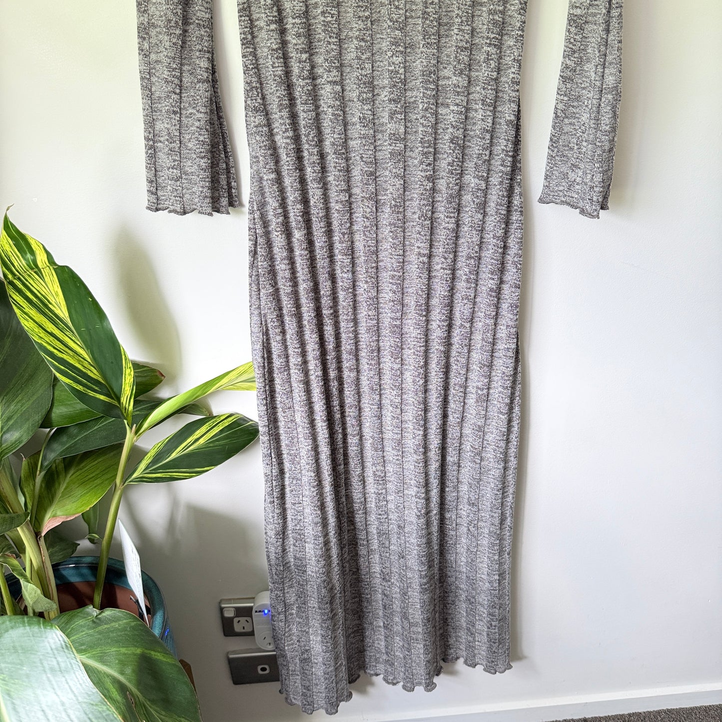 H & H Size 10 Soft-Touch Maxi Ribbed Knit Dress