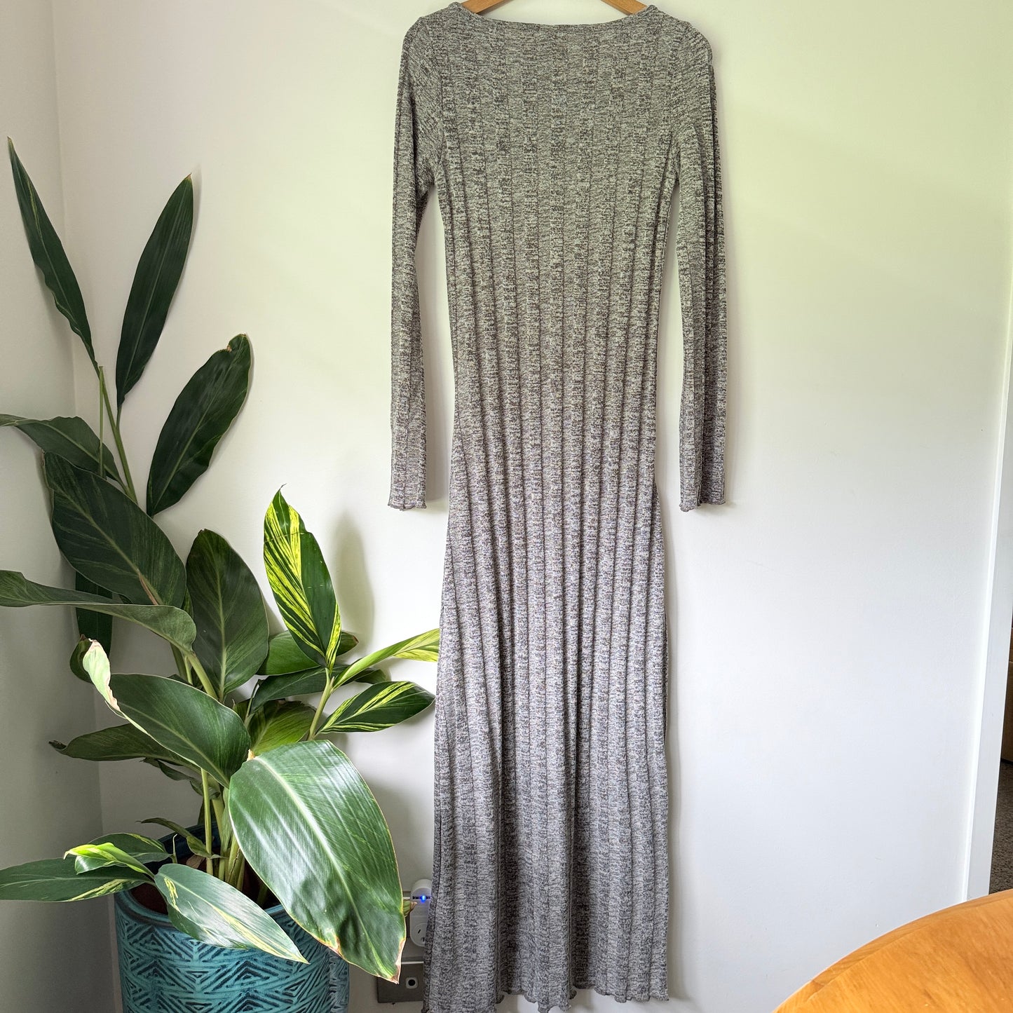 H & H Size 10 Soft-Touch Maxi Ribbed Knit Dress
