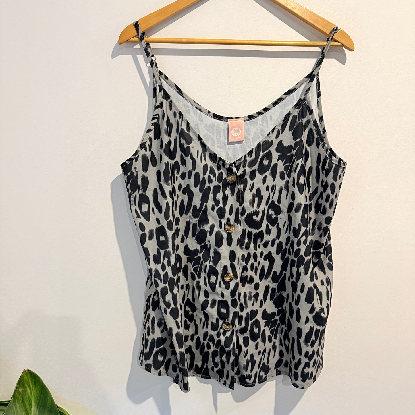 Milk Bar Size XL Leopard Print Button Front Camisole Top
