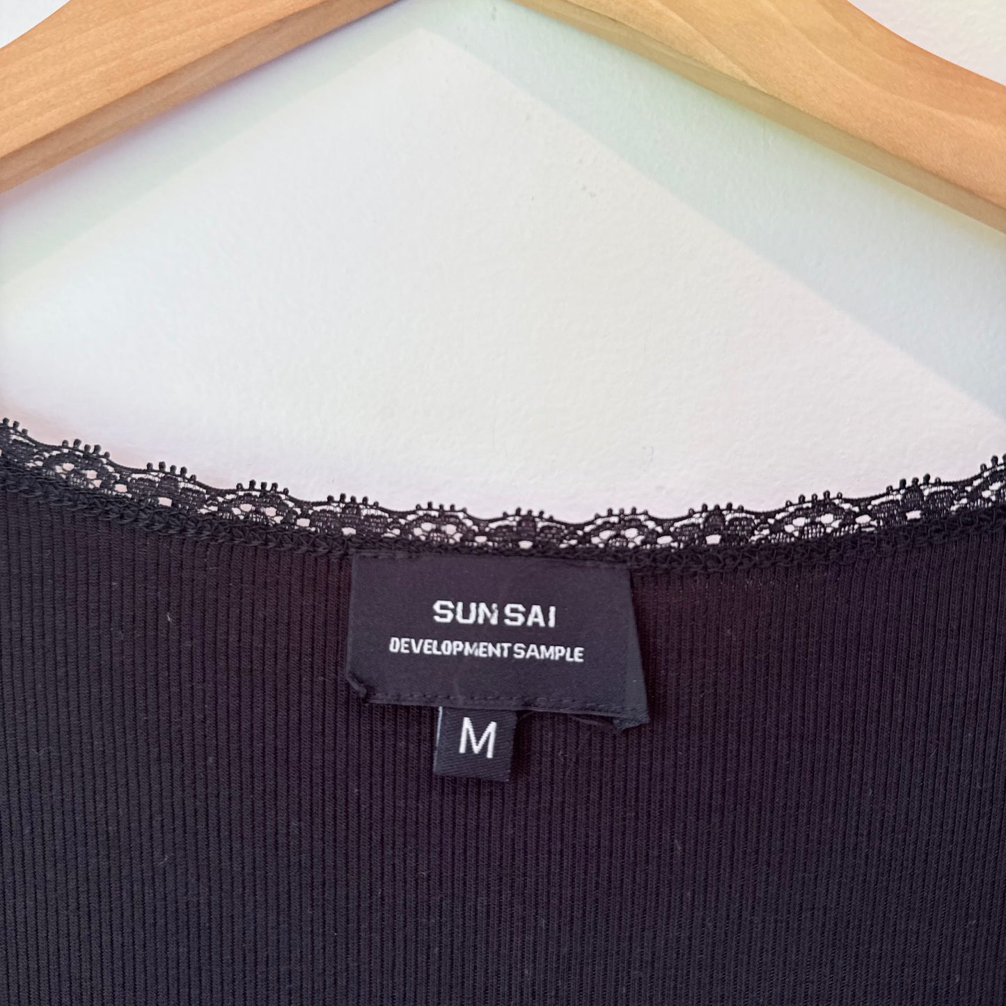 Sun Sai Size M (10) Crop Cardi with Lace Trim