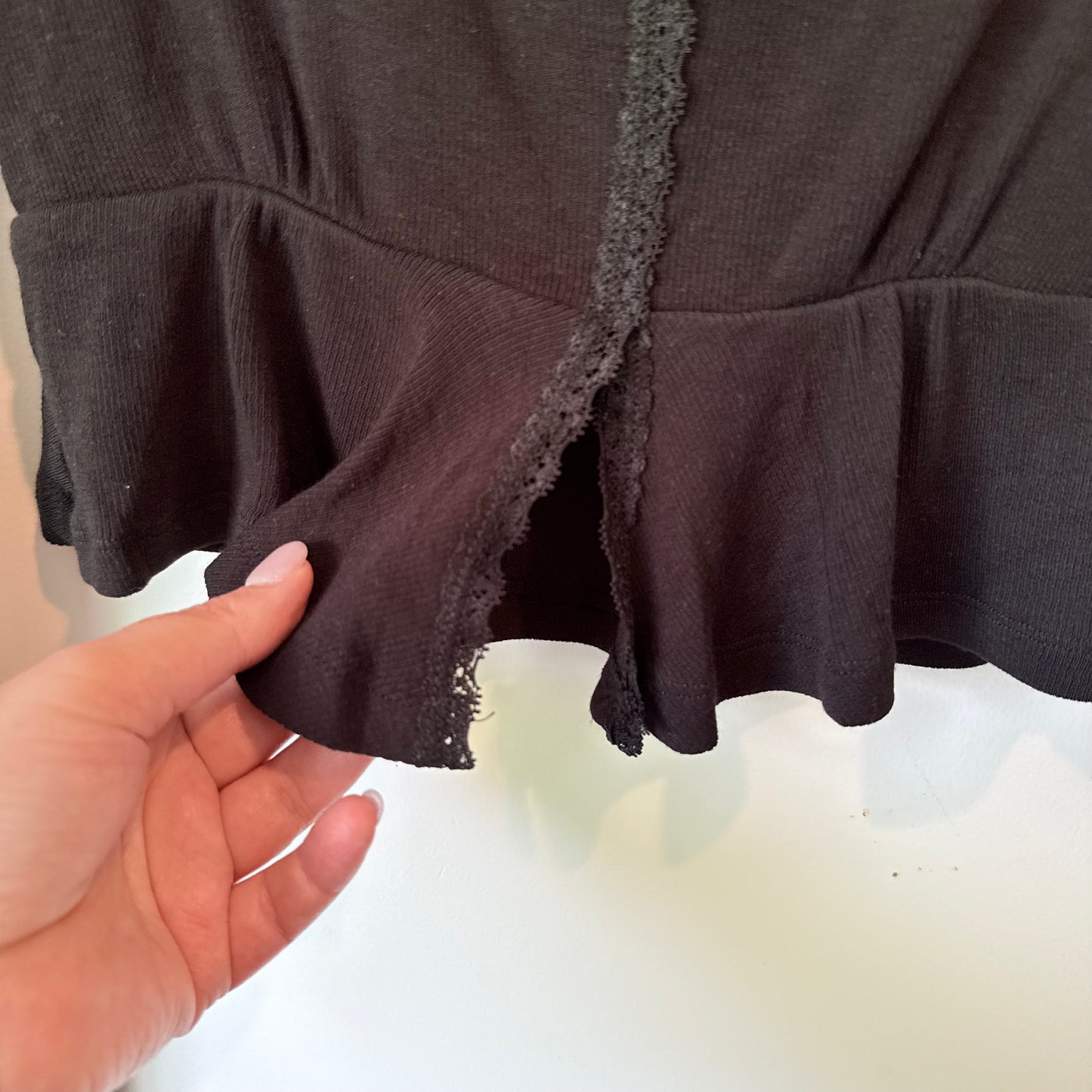 Sun Sai Size M (10) Crop Cardi with Lace Trim