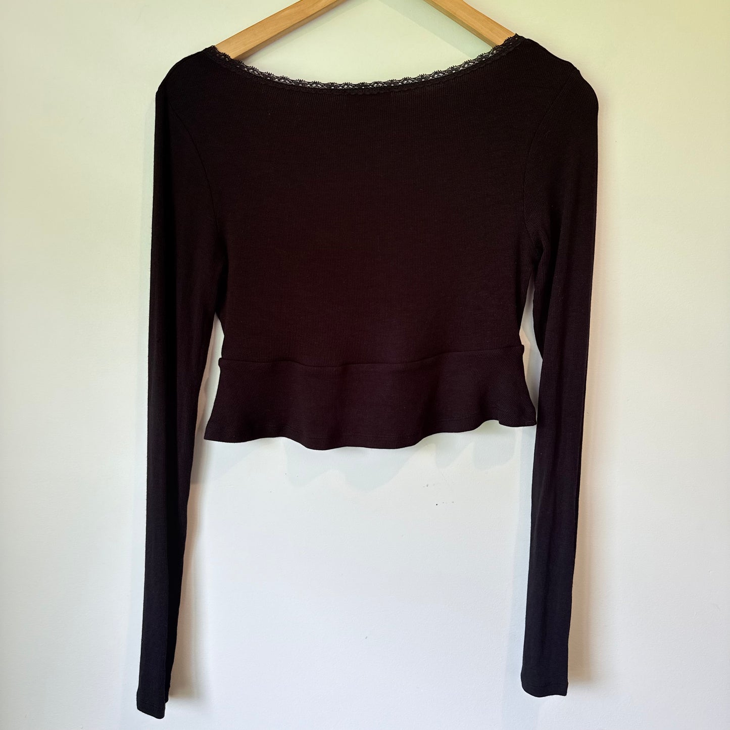 Sun Sai Size M (10) Crop Cardi with Lace Trim