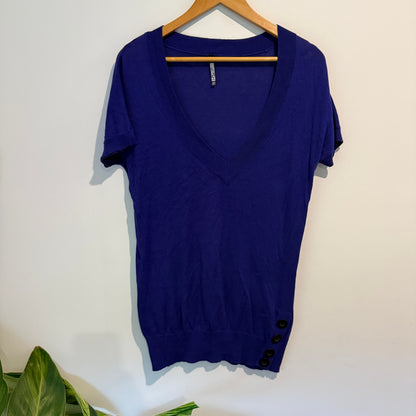 Switch Size S V-Neck T-Shirt