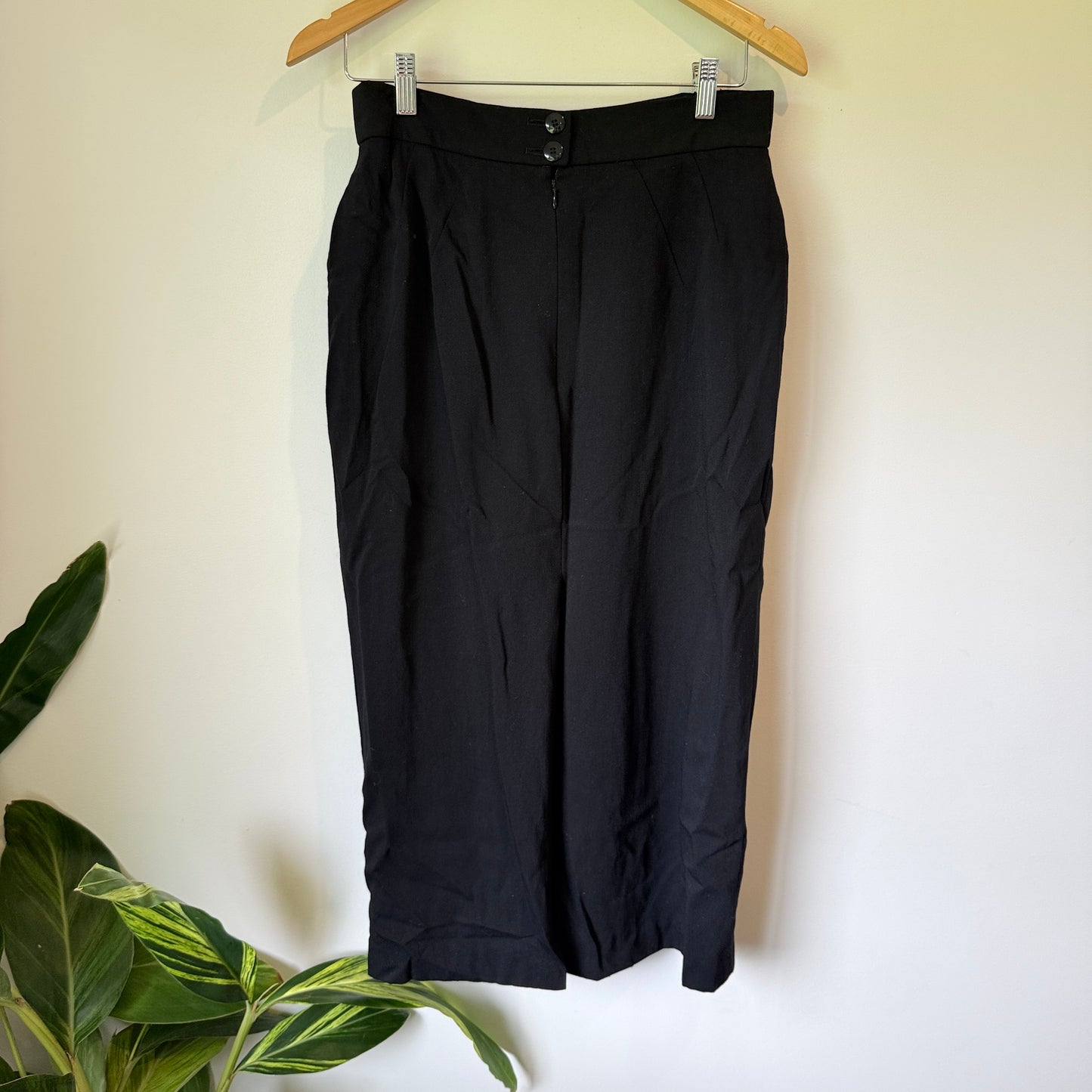 Escada Size 40 Pure Wool Black Midi Pencil Skirt