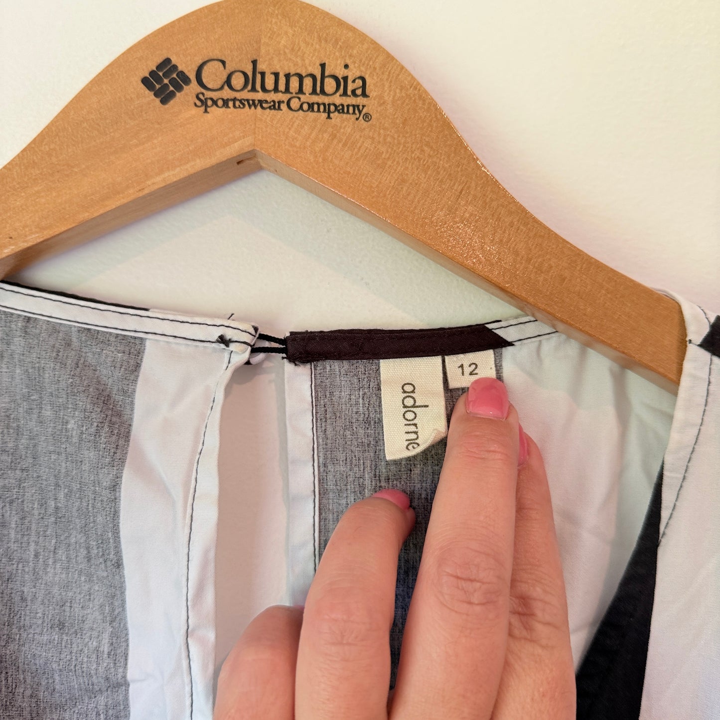 Adorne Size 12 Black & White Striped Cotton V-Neck Top