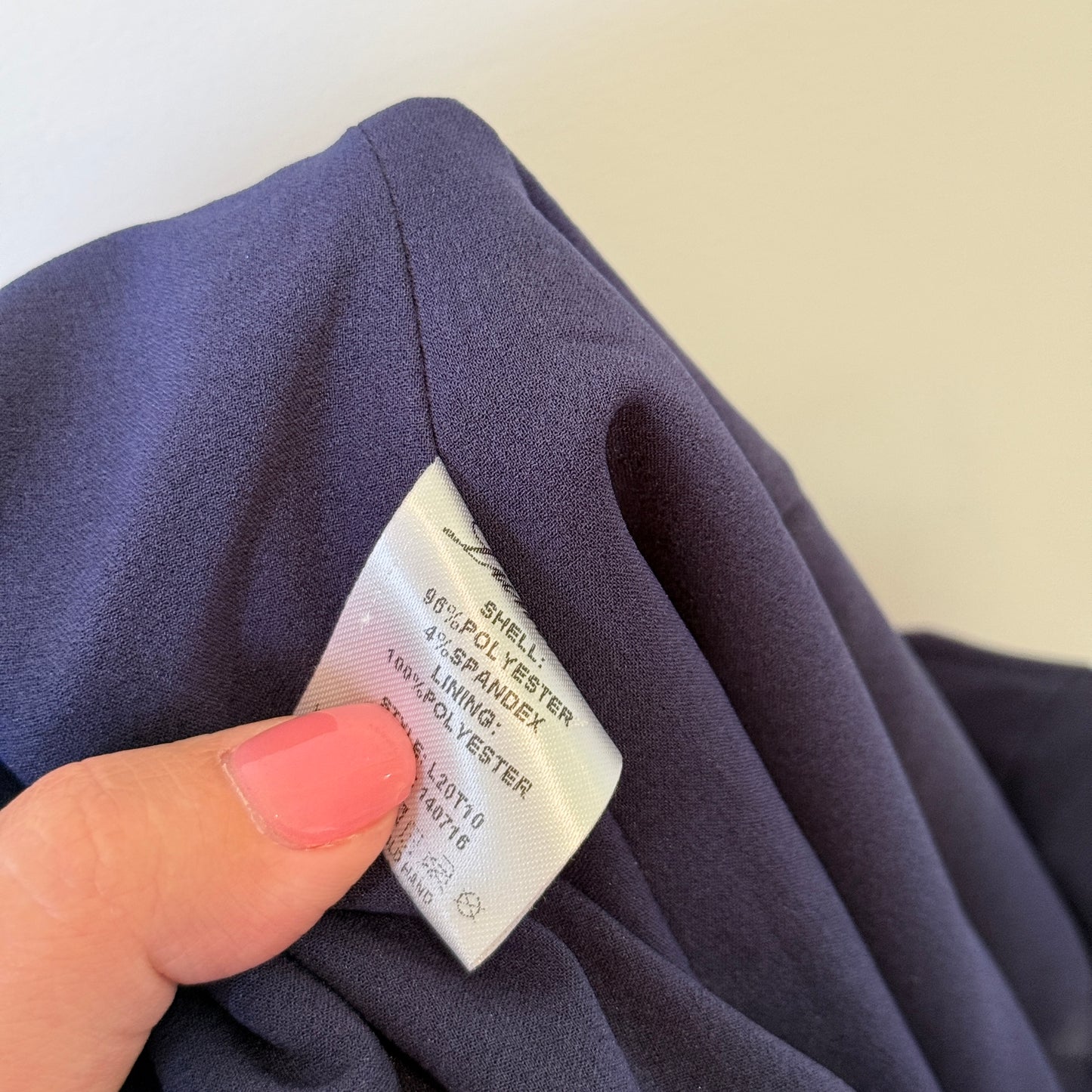 Lumier Size L Navy Ruffle Top