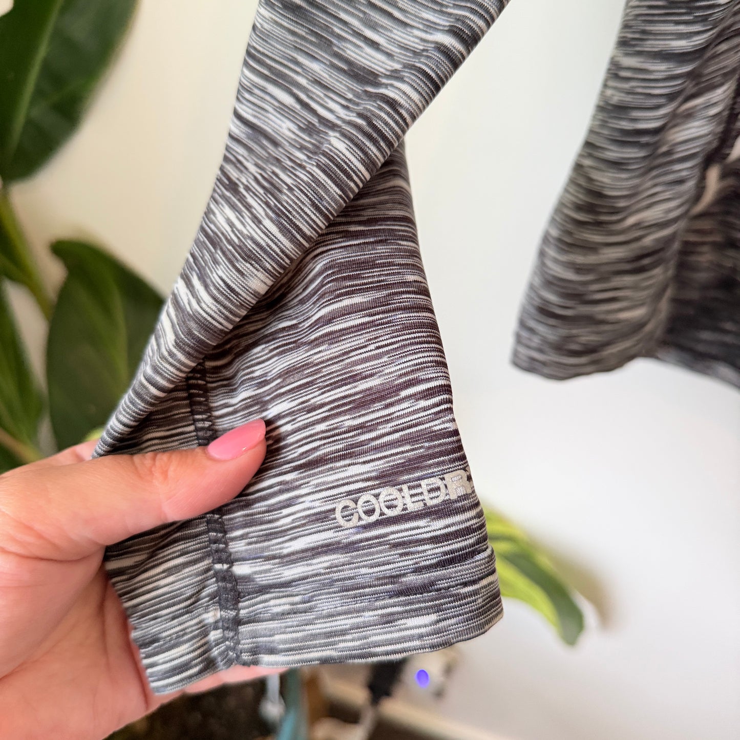 Active Size M Heathered Black & Gray Jacket