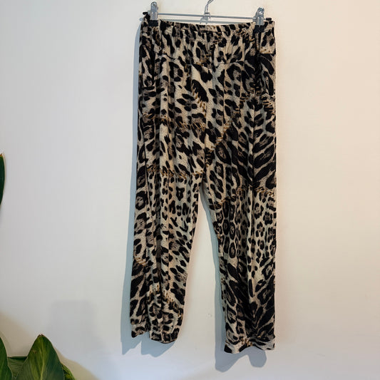 Brand Unknown Size W 62cm | L 82 Leopard Print Leggings