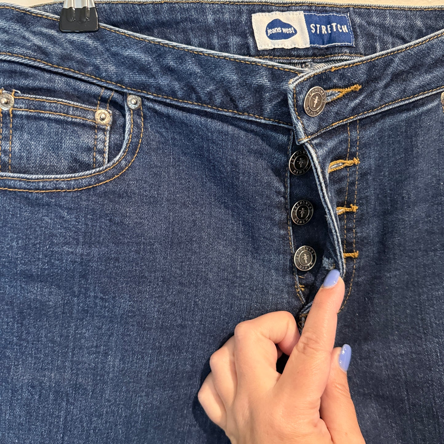 Jeans West Size 9 Straight Leg Jeans